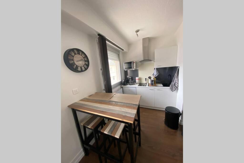Le 13 Du Temple - Plein Coeur Centre Ville, Residence Privee, 5Mn Gare Sncf, Wifi Et Netflix Niort Luaran gambar